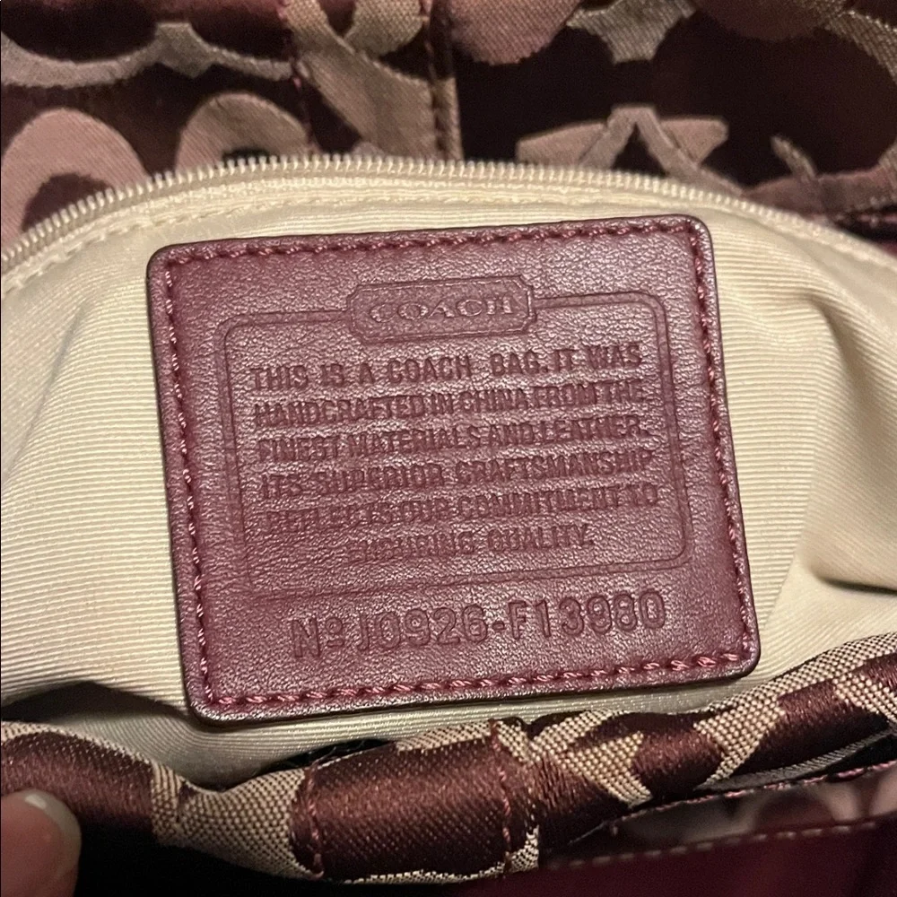 Coach Signature Shoulder Bag in mauve and Brown - Picture 2 of 5